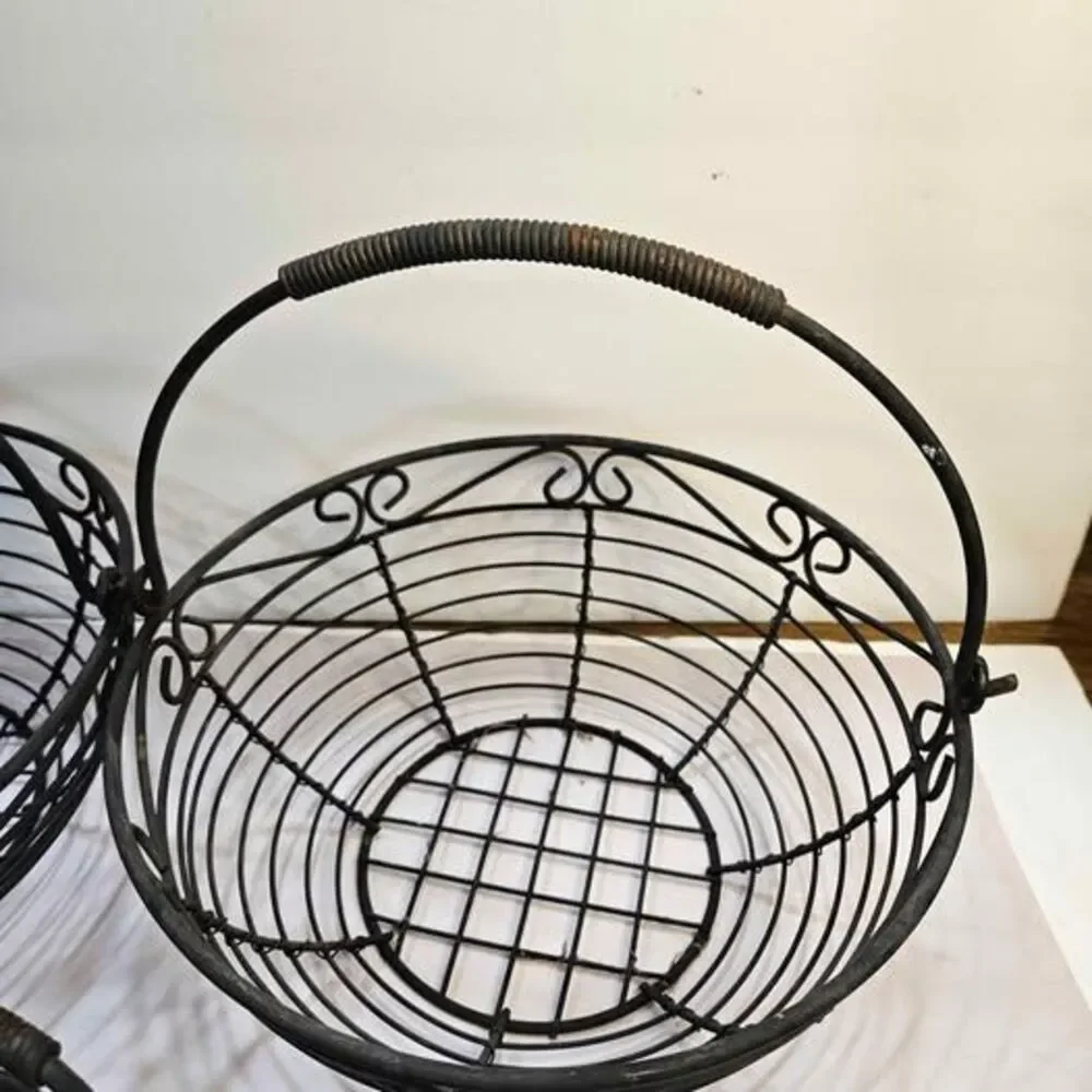 3 Metal garden Baskets with handles